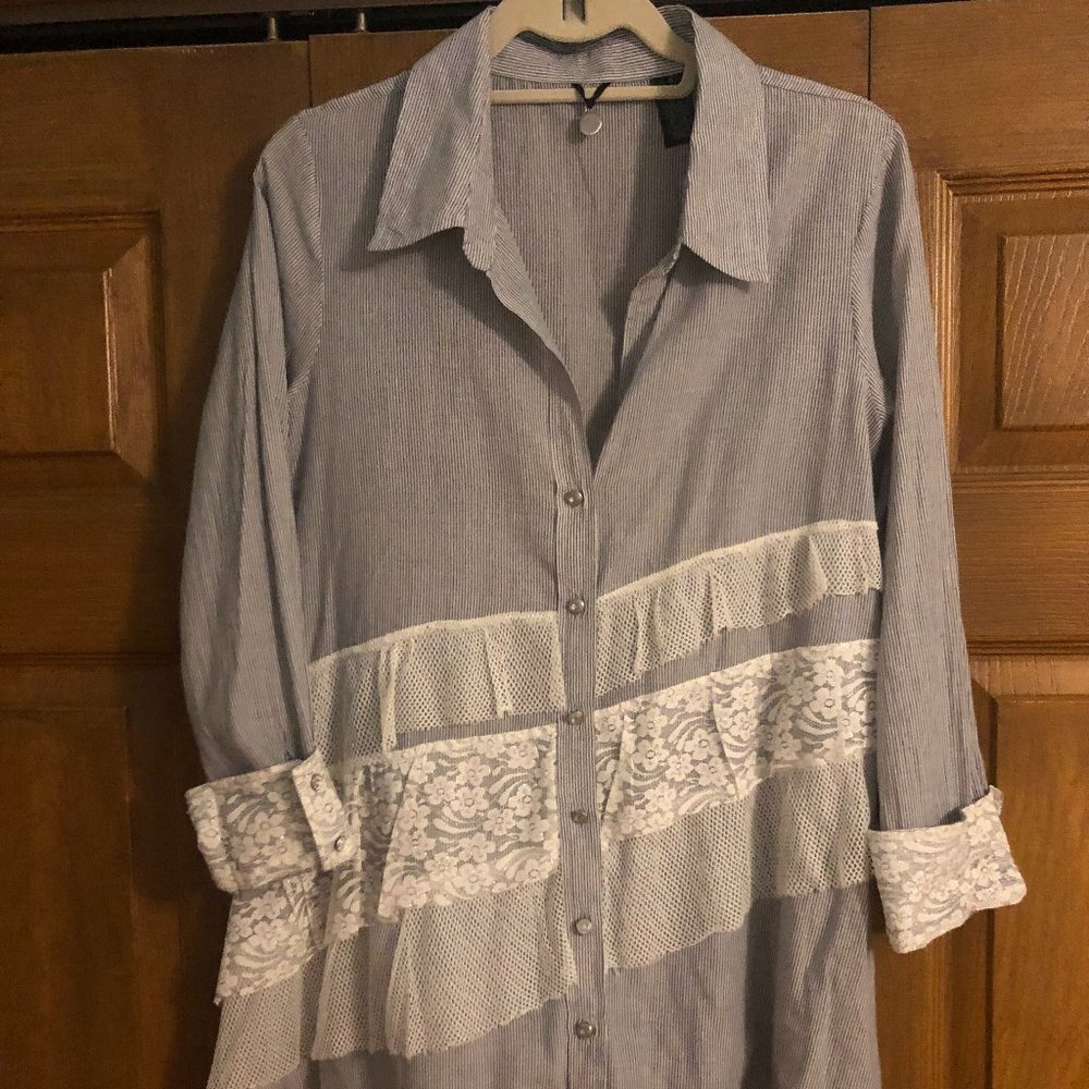 Buckle BKE Boutique Blouse-- CUTE!
